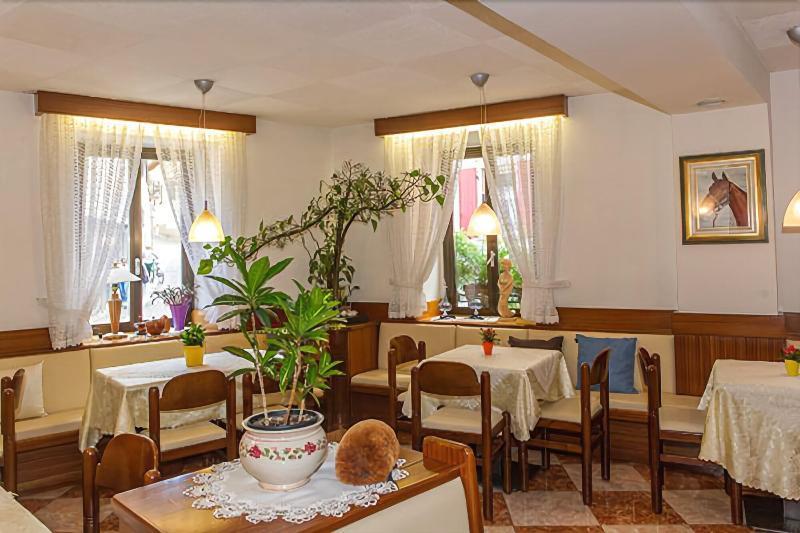 Albergo Antica Rosa 레비코온천 외부 사진