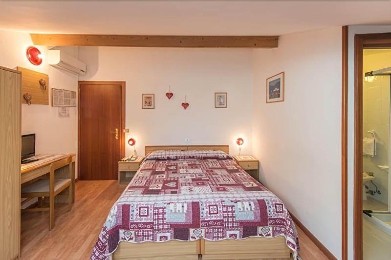 Albergo Antica Rosa 레비코온천 외부 사진