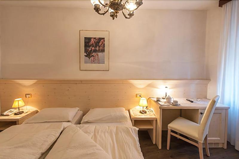 Albergo Antica Rosa 레비코온천 외부 사진