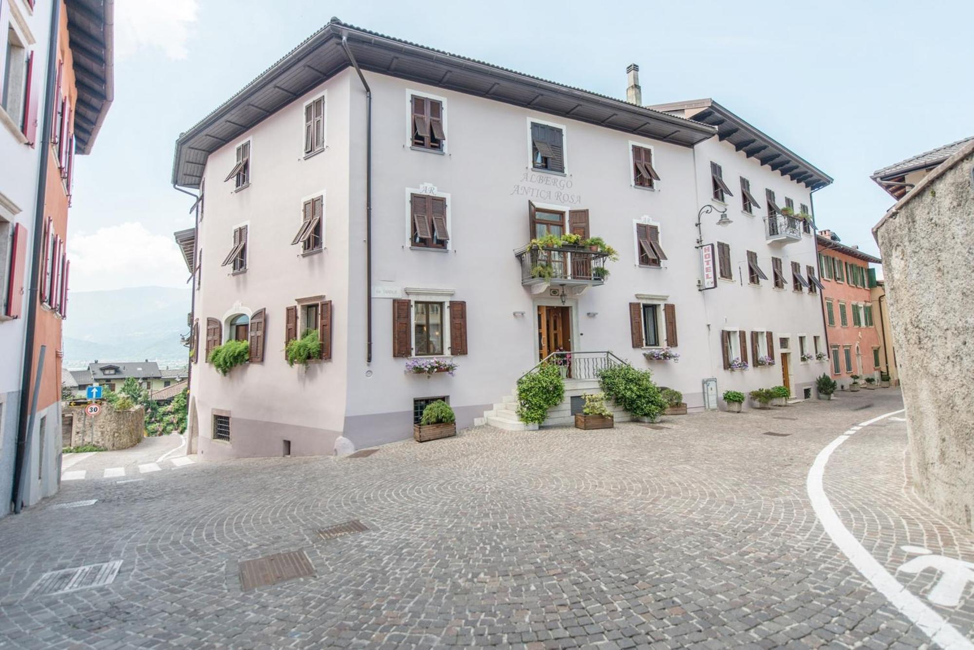 Albergo Antica Rosa 레비코온천 외부 사진