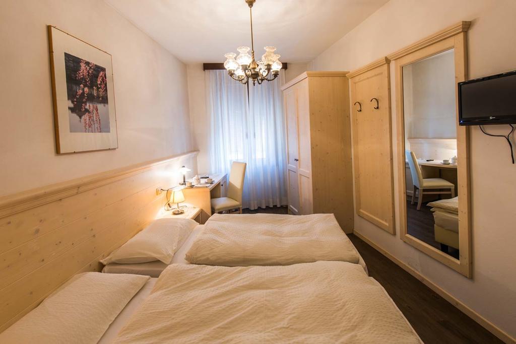 Albergo Antica Rosa 레비코온천 외부 사진